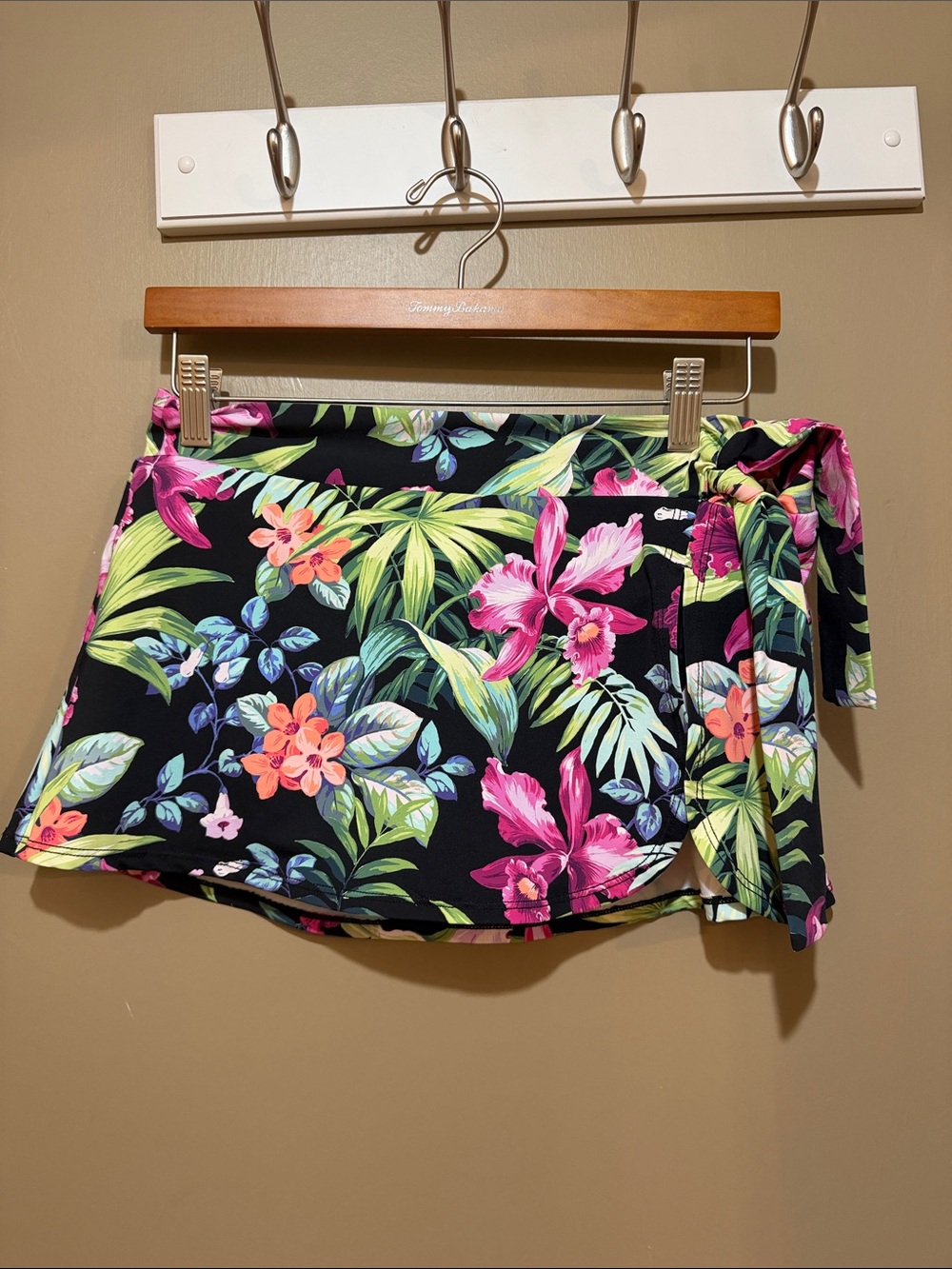Tommy Bahama Coastal Gardens HI Waist Skirted Swim Bottom - SS200378